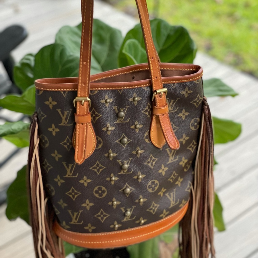 A beautiful LV Vintage Boho Bag